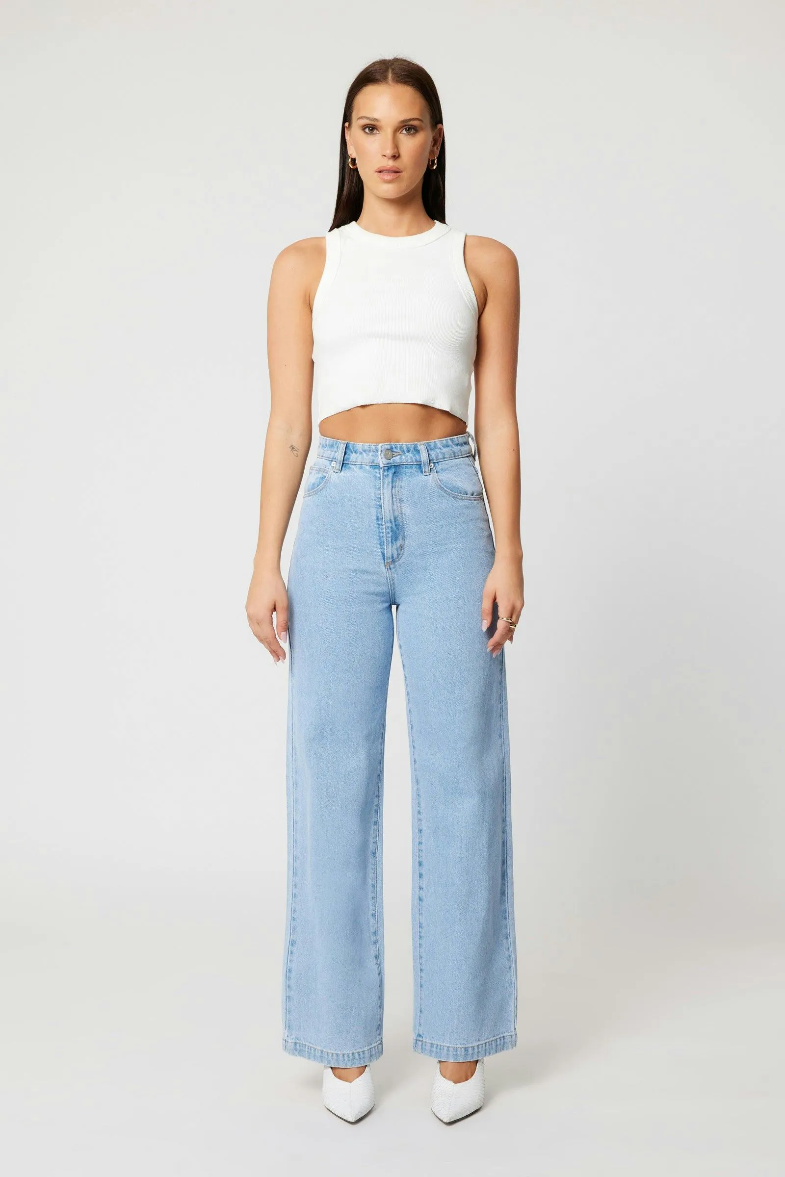 Abrand - 94 Wide Kendall Jean in Light Vintage Blue