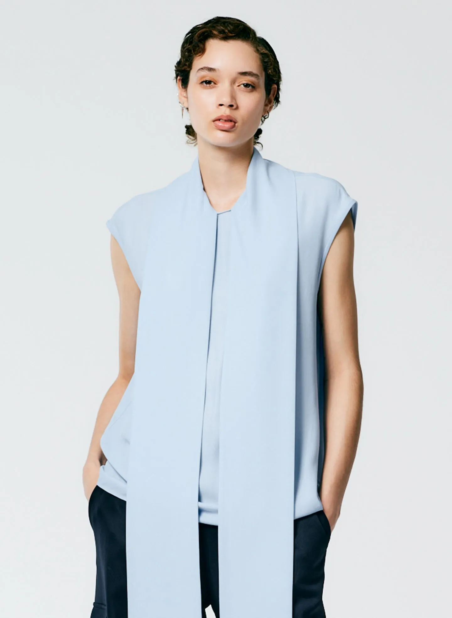 Feather Weight Eco Crepe Sleeveless Davenport Sculpted Shirt