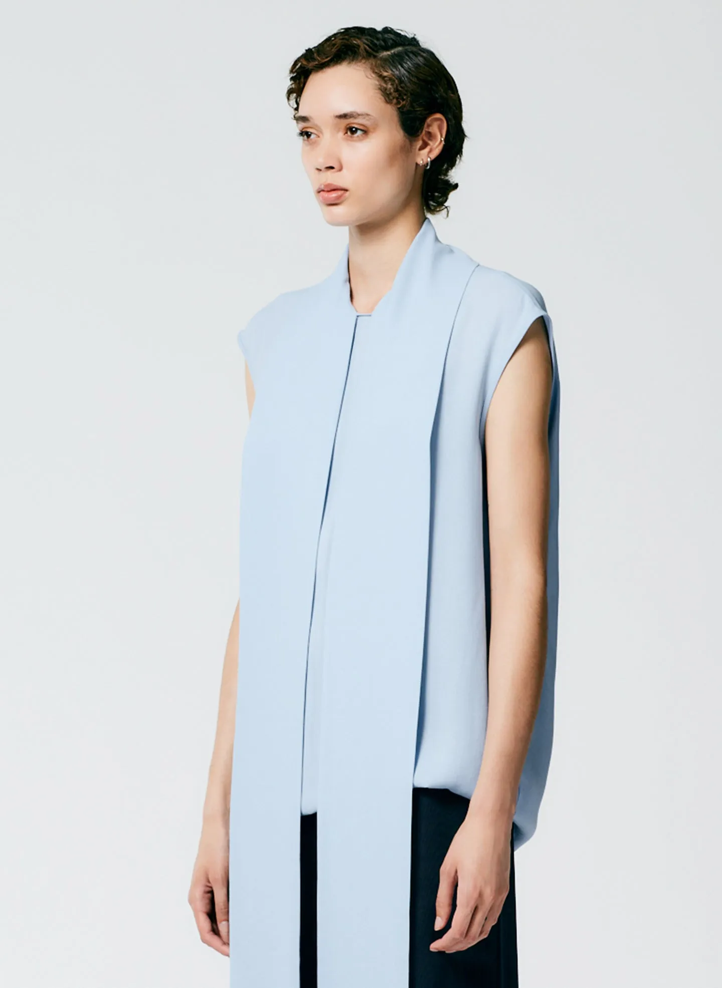 Feather Weight Eco Crepe Sleeveless Davenport Sculpted Shirt