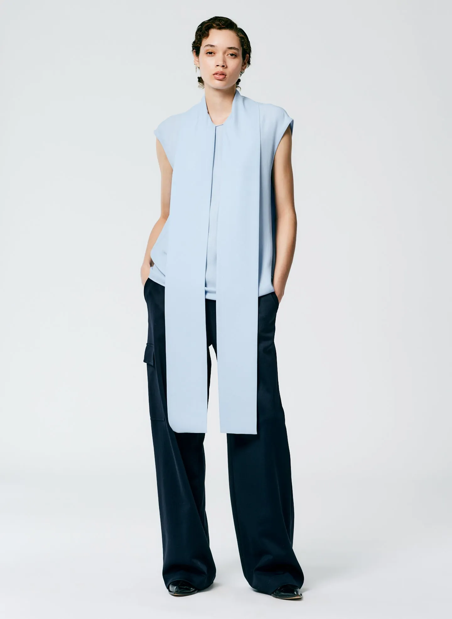 Feather Weight Eco Crepe Sleeveless Davenport Sculpted Shirt