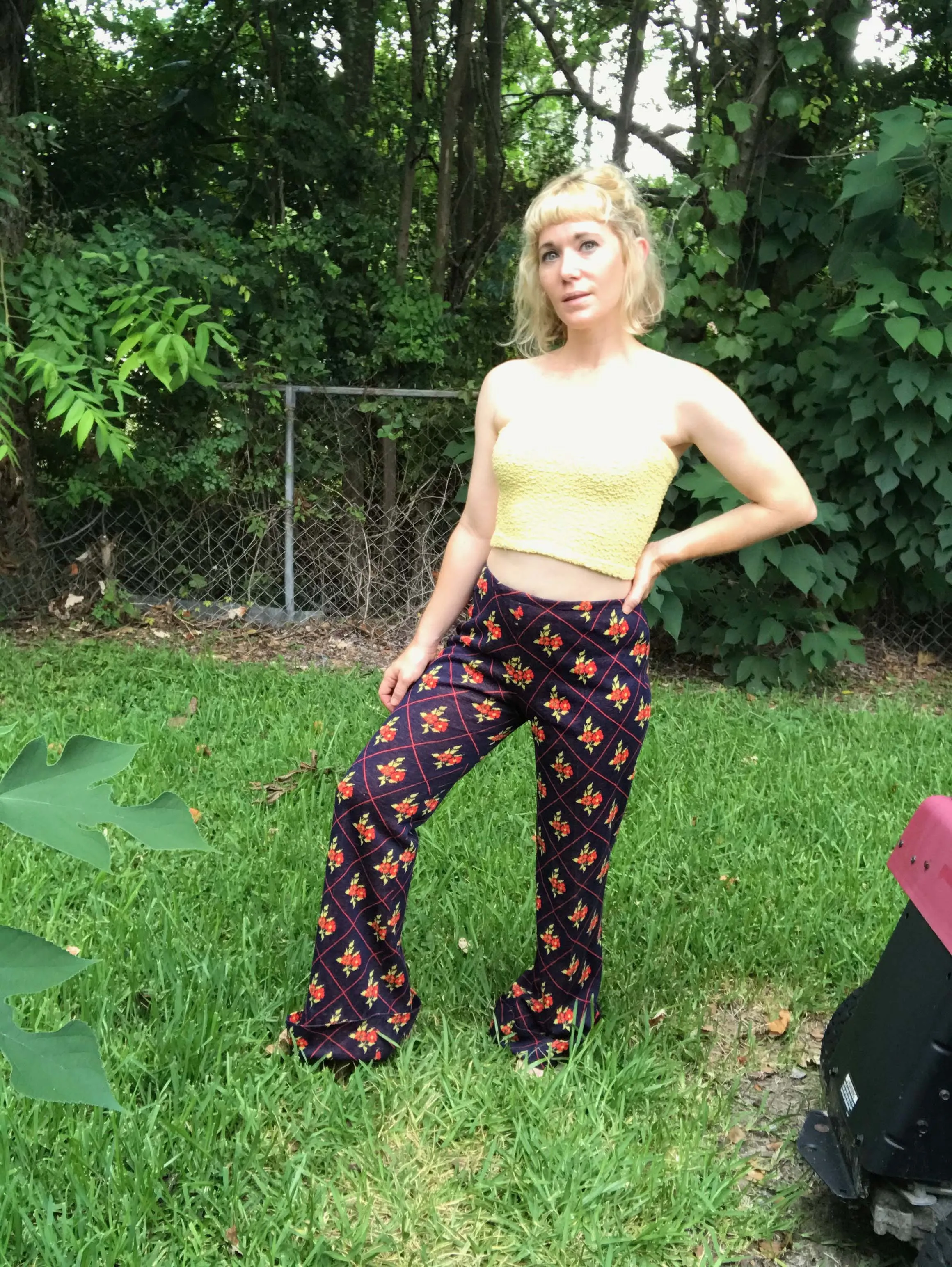 Vintage 60s 70s | Flower Power High Waisted Boho Floral Hippie Bell Bottoms M/L